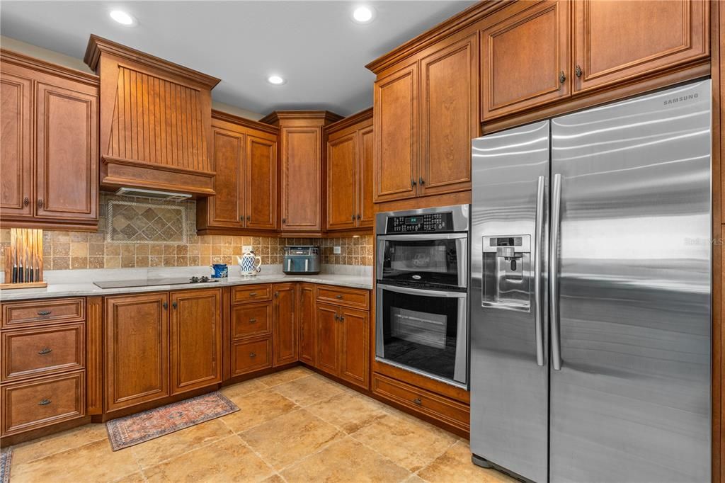Active With Contract: $719,000 (3 beds, 3 baths, 1919 Square Feet)