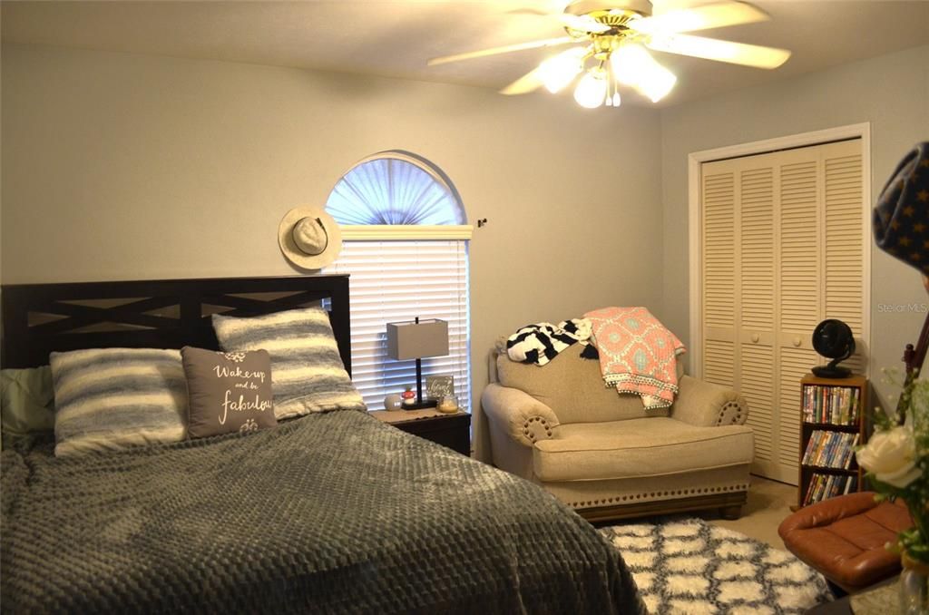 For Sale: $349,500 (3 beds, 2 baths, 1972 Square Feet)