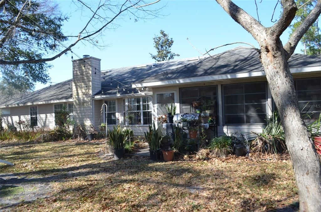 For Sale: $349,500 (3 beds, 2 baths, 1972 Square Feet)