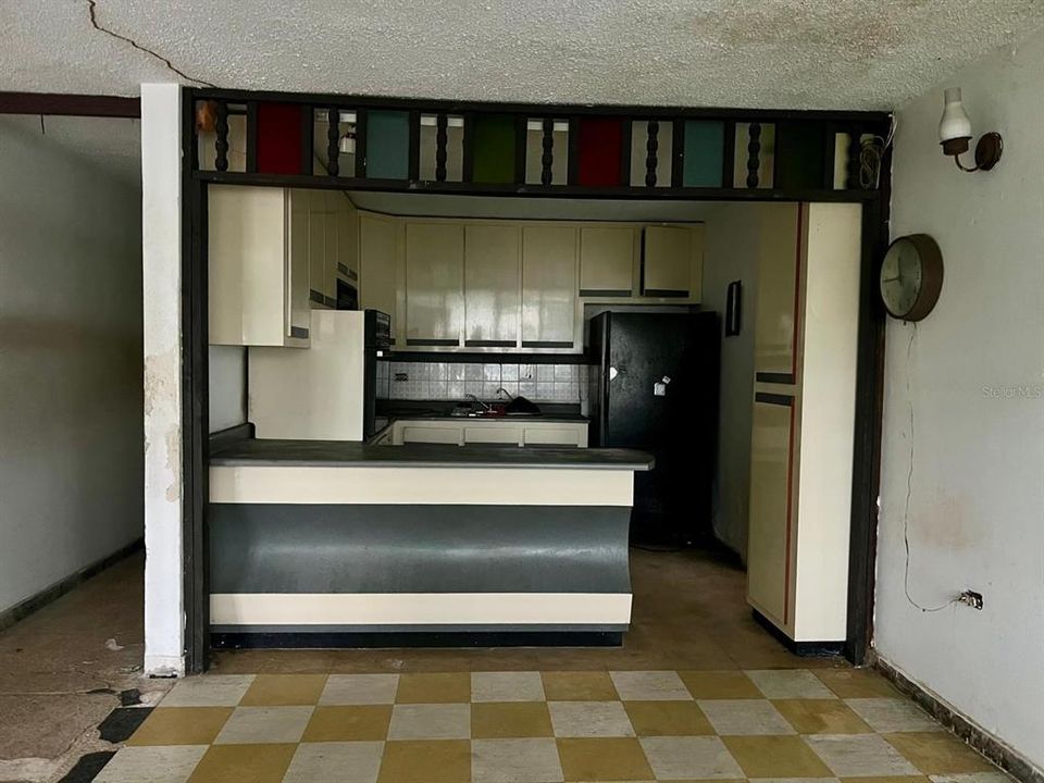 Activo con contrato: $150,000 (4 camas, 2 baños, 2881.01 Pies cuadrados)