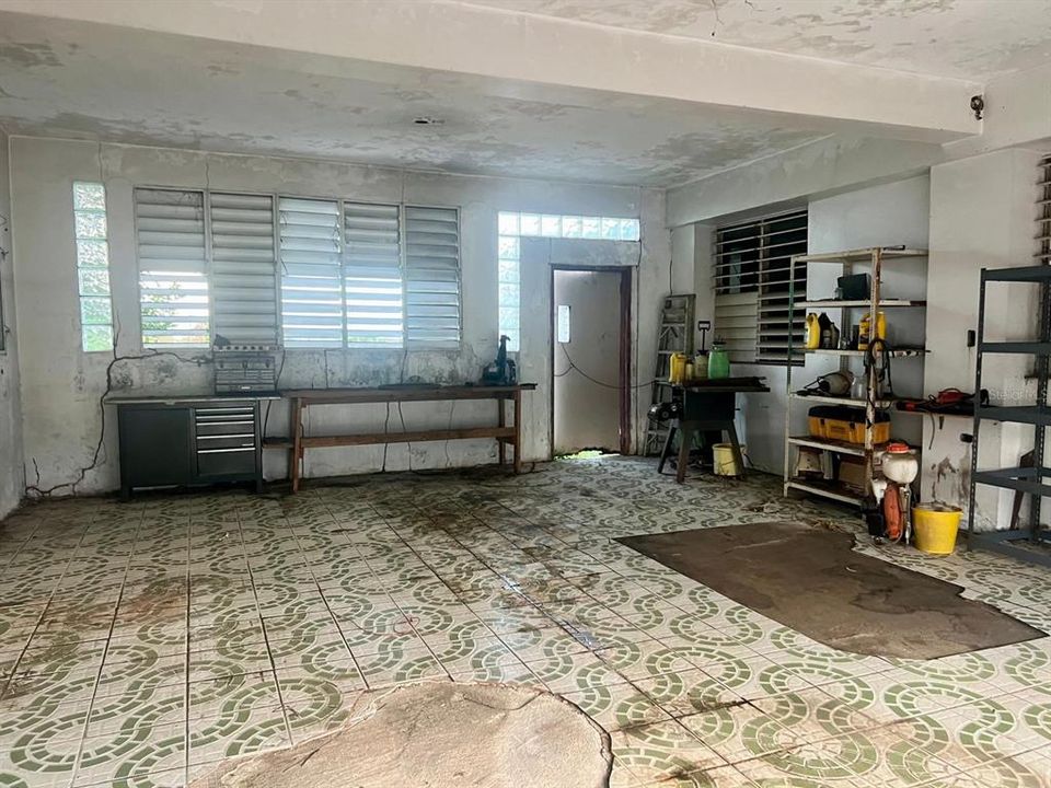 Activo con contrato: $150,000 (4 camas, 2 baños, 2881.01 Pies cuadrados)