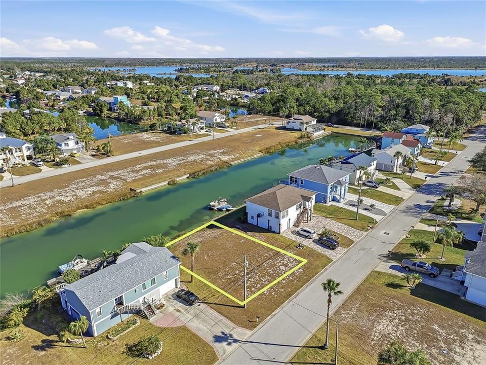 На продажу: $79,000 (0.17 acres)