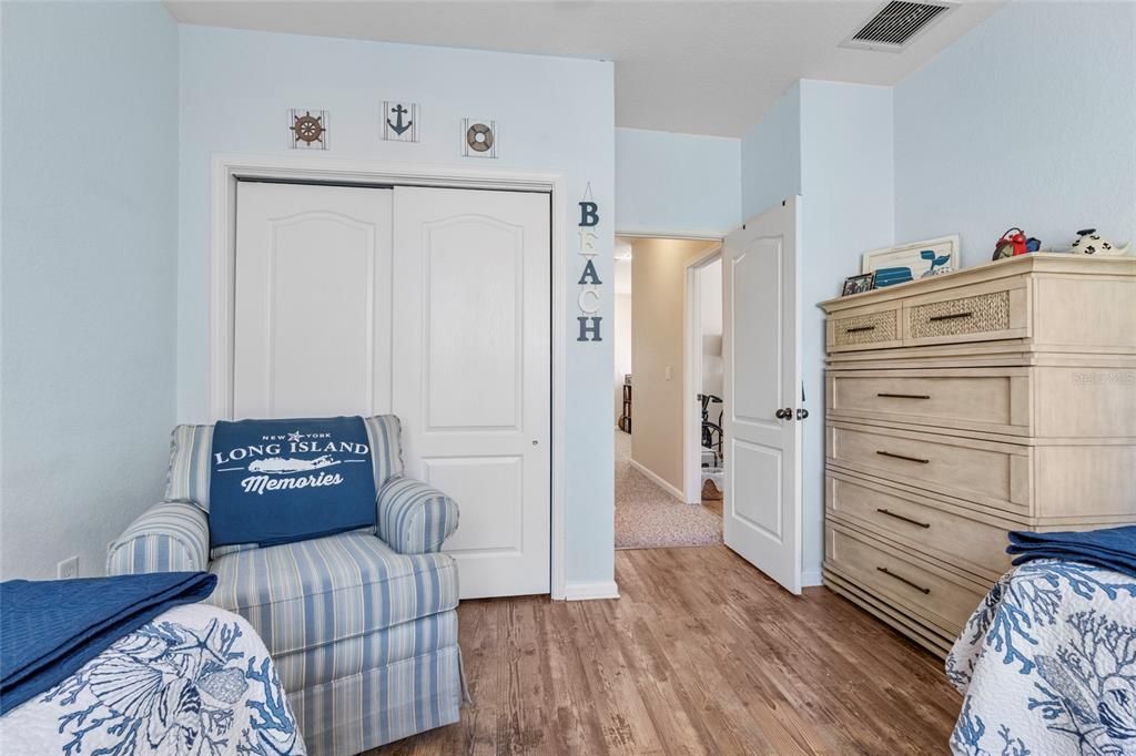 На продажу: $284,000 (3 спален, 2 ванн, 1594 Квадратных фут)