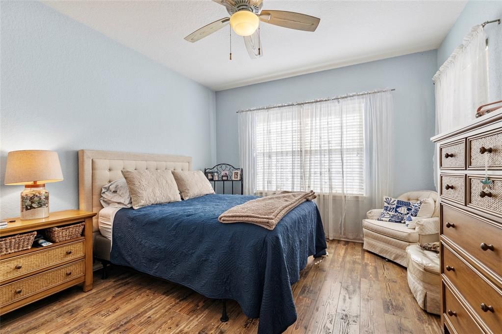 На продажу: $284,000 (3 спален, 2 ванн, 1594 Квадратных фут)