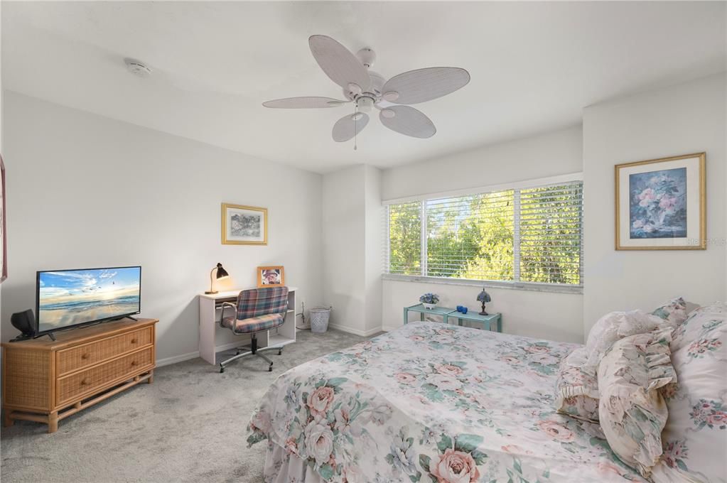 Activo con contrato: $149,900 (2 camas, 1 baños, 999 Pies cuadrados)
