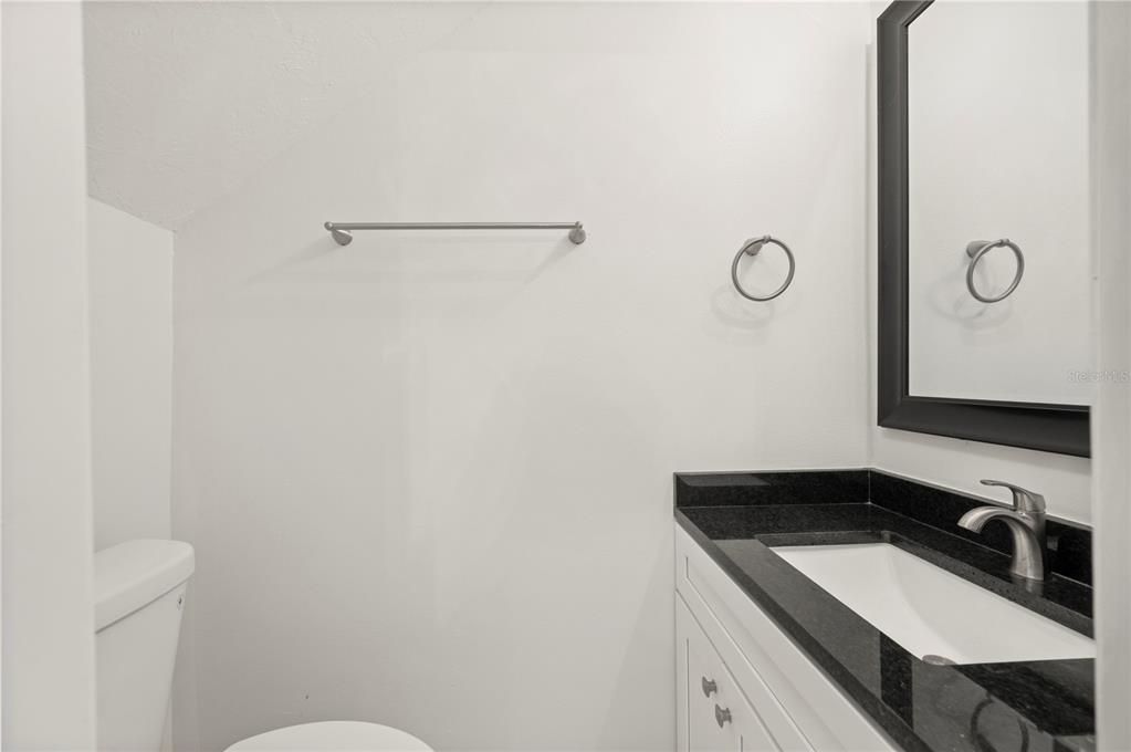 Activo con contrato: $149,900 (2 camas, 1 baños, 999 Pies cuadrados)
