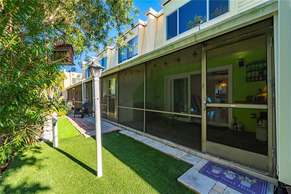 Activo con contrato: $149,900 (2 camas, 1 baños, 999 Pies cuadrados)