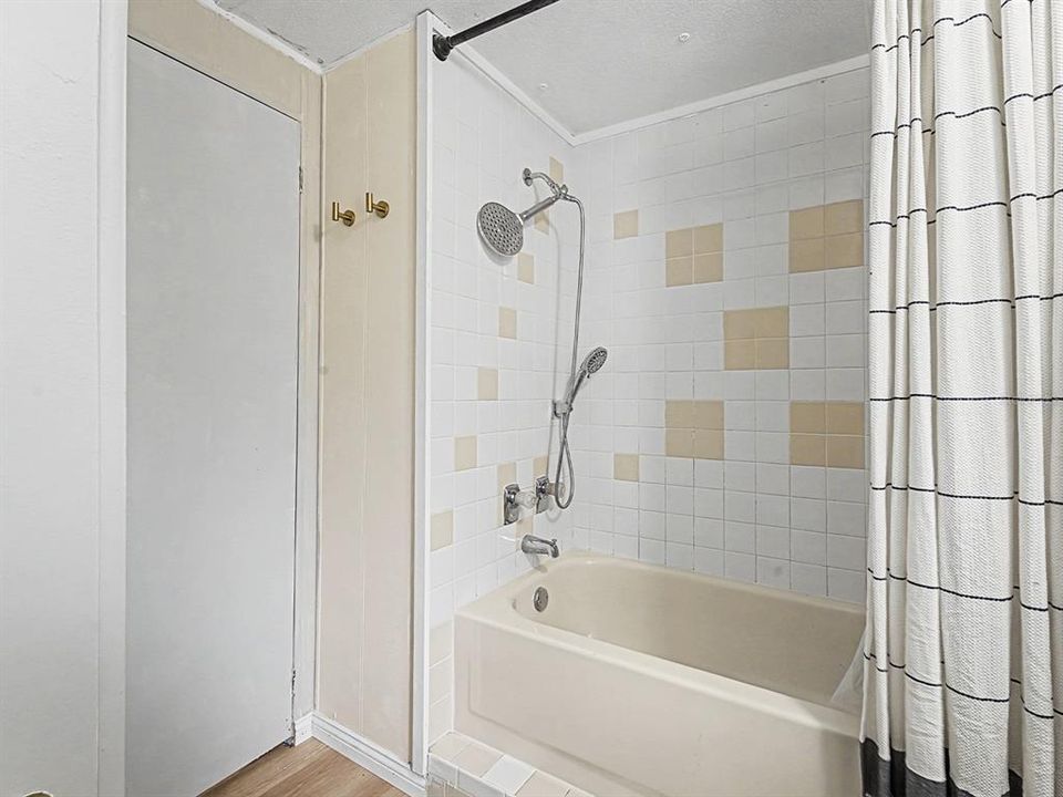 На продажу: $250,000 (3 спален, 2 ванн, 1440 Квадратных фут)