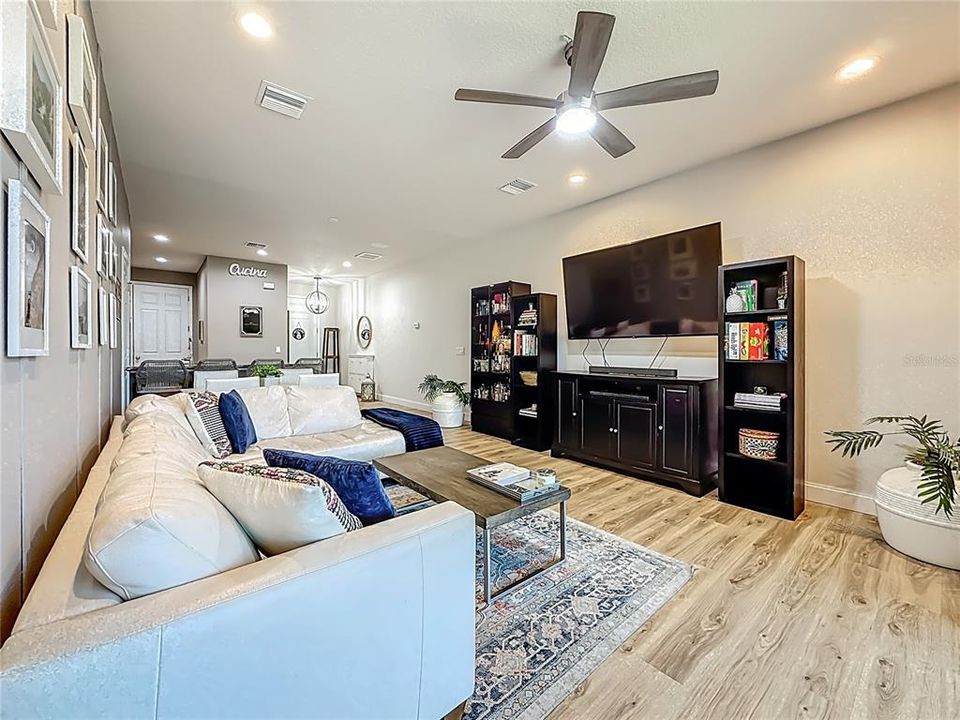En Venta: $424,000 (3 camas, 2 baños, 1603 Pies cuadrados)