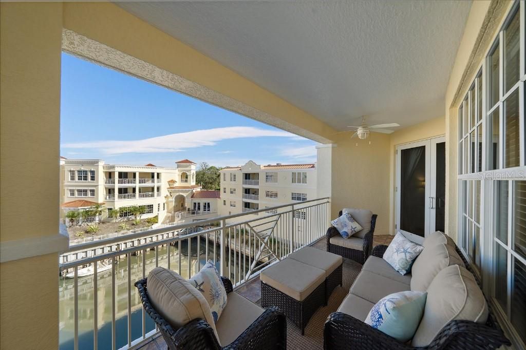 For Sale: $699,000 (3 beds, 2 baths, 1736 Square Feet)