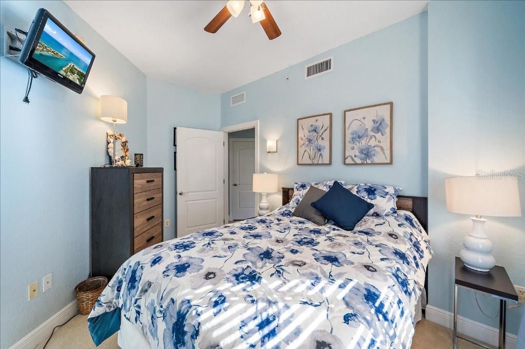 For Sale: $699,000 (3 beds, 2 baths, 1736 Square Feet)