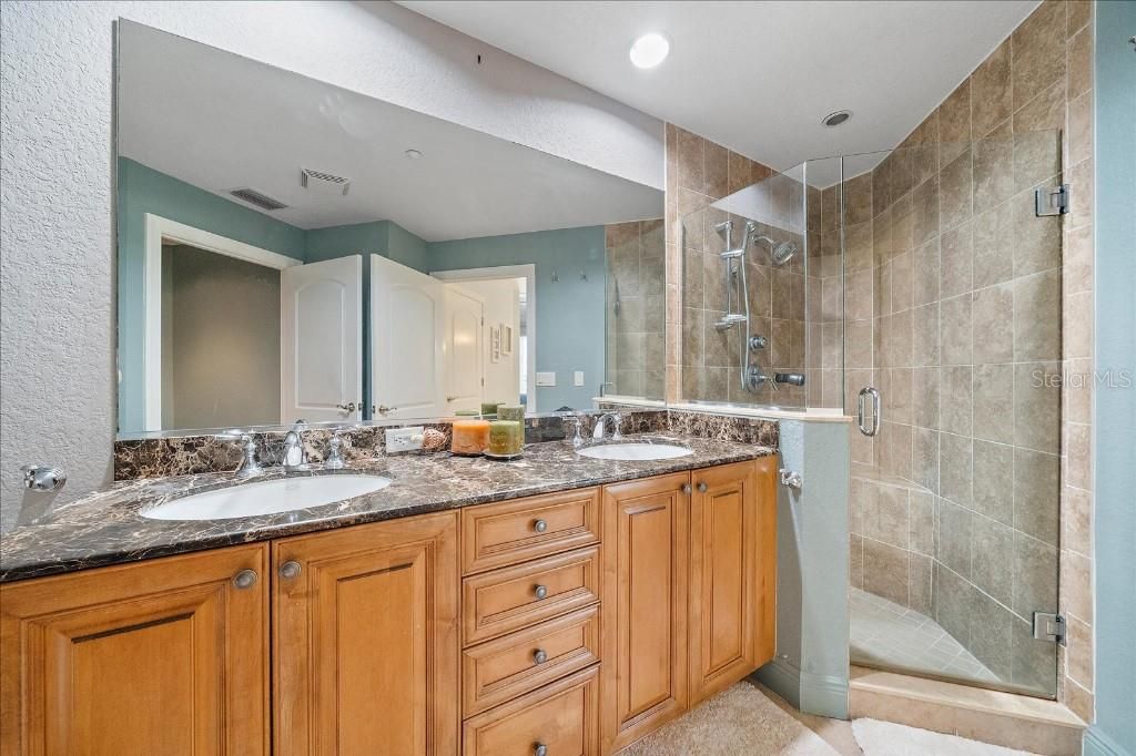 For Sale: $699,000 (3 beds, 2 baths, 1736 Square Feet)
