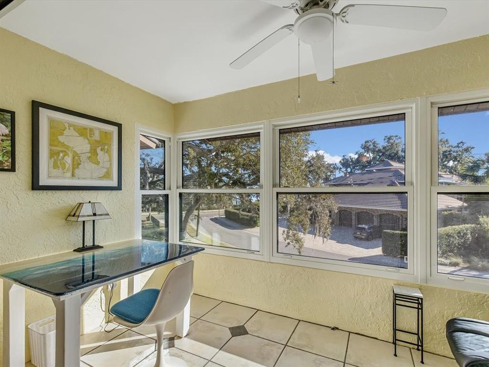 For Sale: $395,000 (2 beds, 2 baths, 1197 Square Feet)