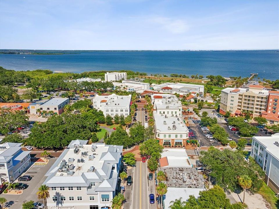 For Sale: $395,000 (2 beds, 2 baths, 1197 Square Feet)