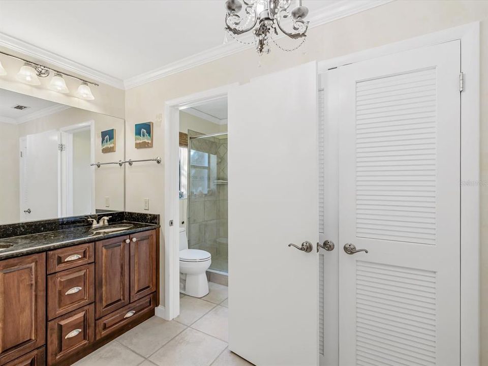 For Sale: $395,000 (2 beds, 2 baths, 1197 Square Feet)