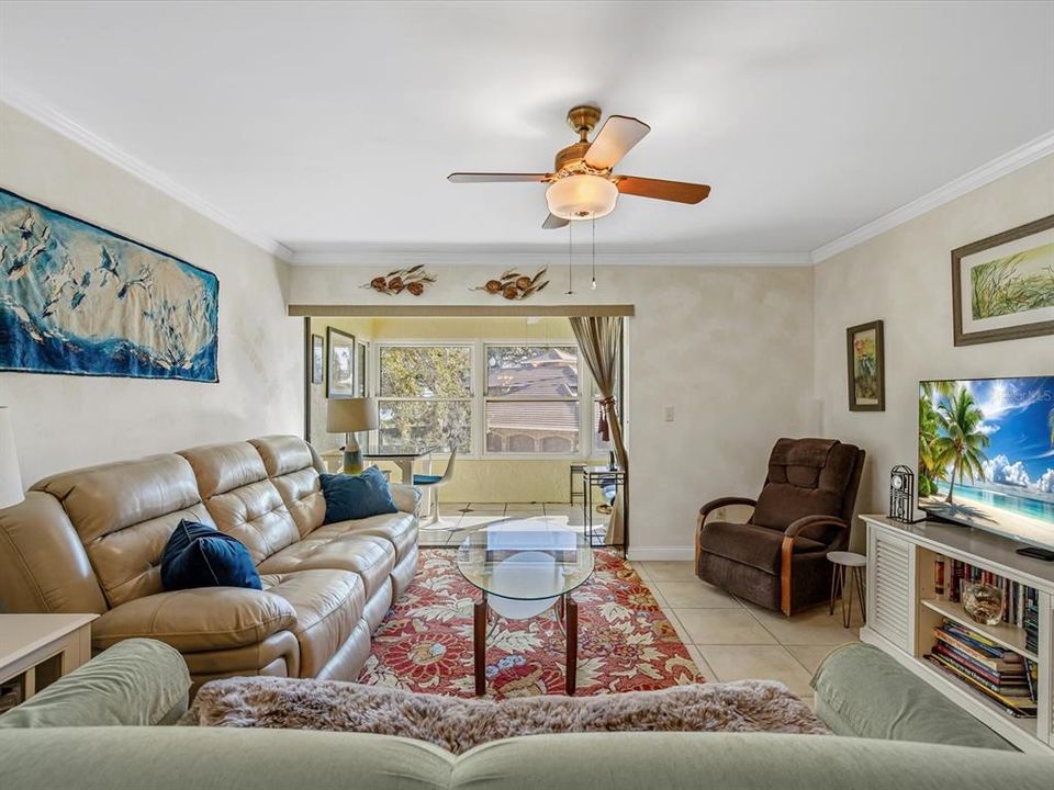 For Sale: $395,000 (2 beds, 2 baths, 1197 Square Feet)
