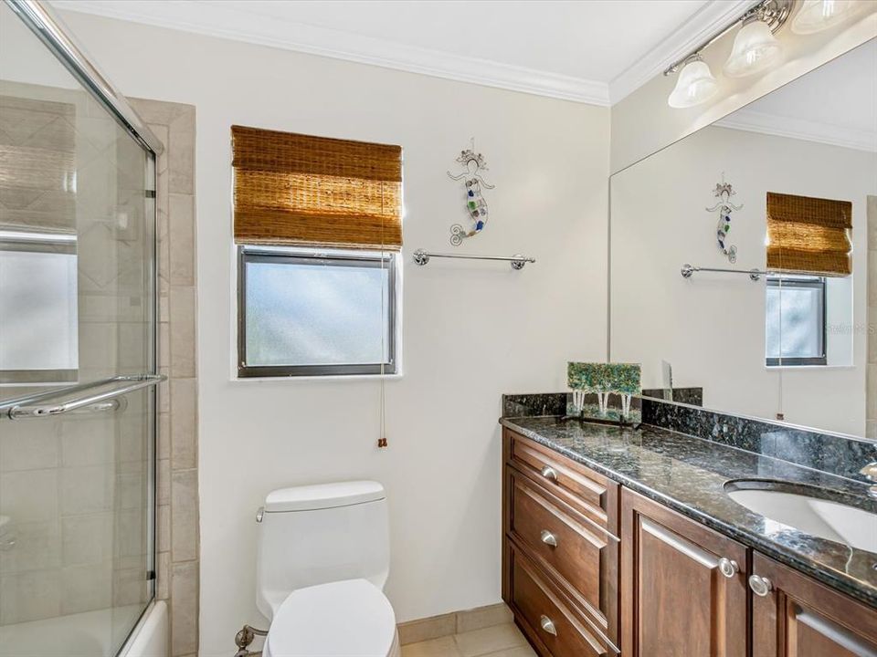 For Sale: $395,000 (2 beds, 2 baths, 1197 Square Feet)