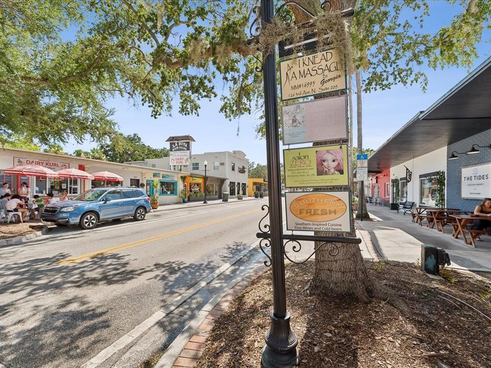 For Sale: $395,000 (2 beds, 2 baths, 1197 Square Feet)