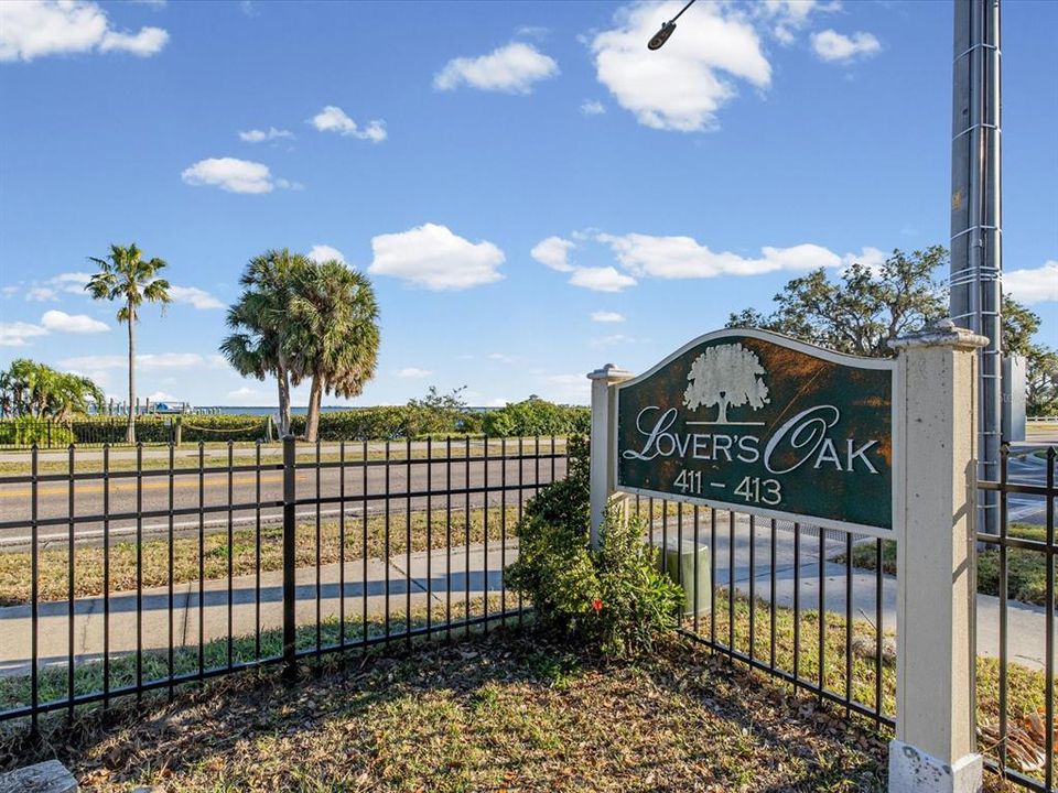 For Sale: $395,000 (2 beds, 2 baths, 1197 Square Feet)