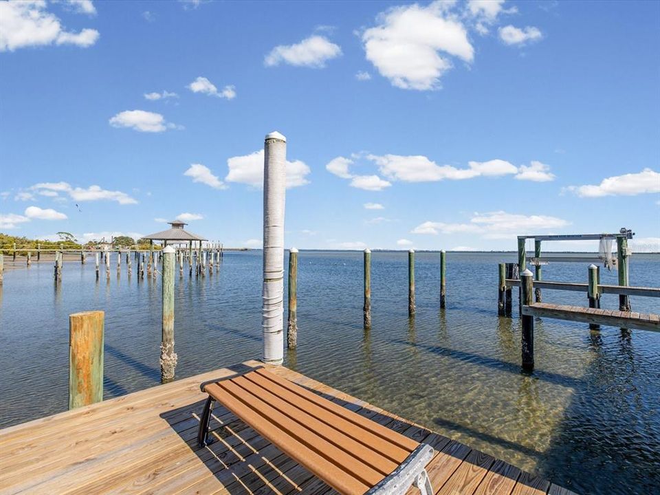 For Sale: $395,000 (2 beds, 2 baths, 1197 Square Feet)