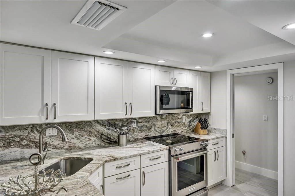 В аренду: $12,296 (2 спален, 2 ванн, 1319 Квадратных фут)