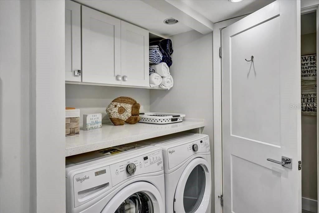 В аренду: $12,296 (2 спален, 2 ванн, 1319 Квадратных фут)