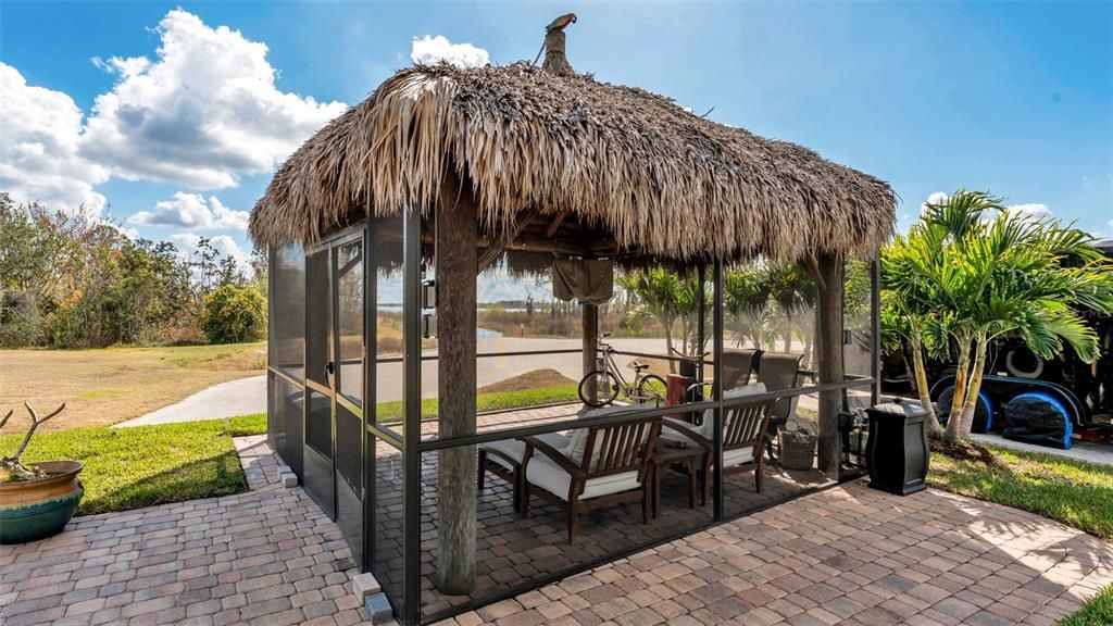 На продажу: $250,000 (0.09 acres)