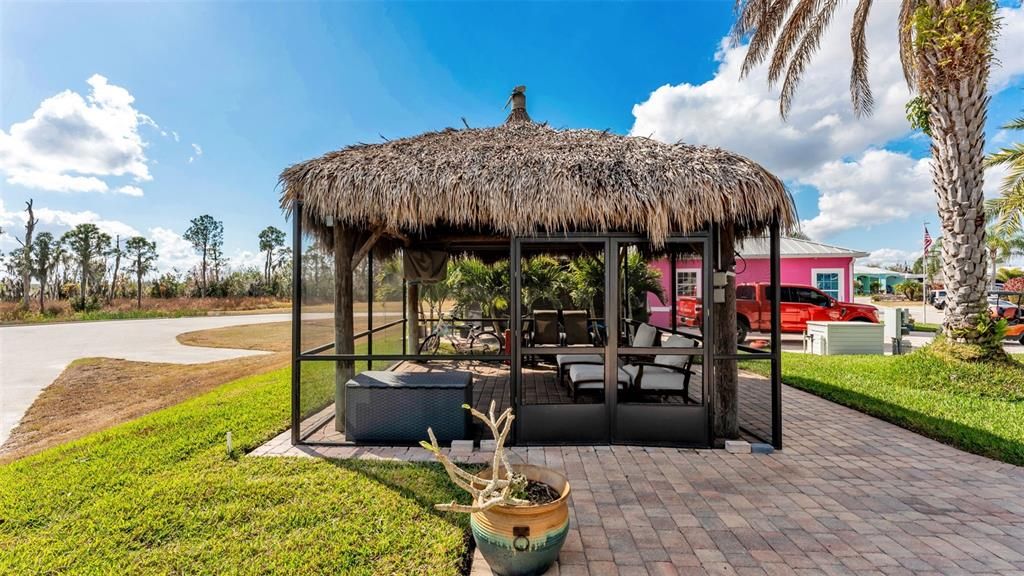 На продажу: $250,000 (0.09 acres)
