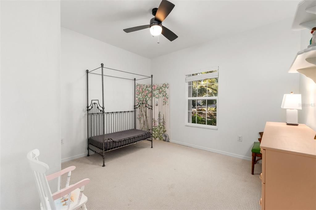 Под контрактом: $239,000 (3 спален, 2 ванн, 1369 Квадратных фут)