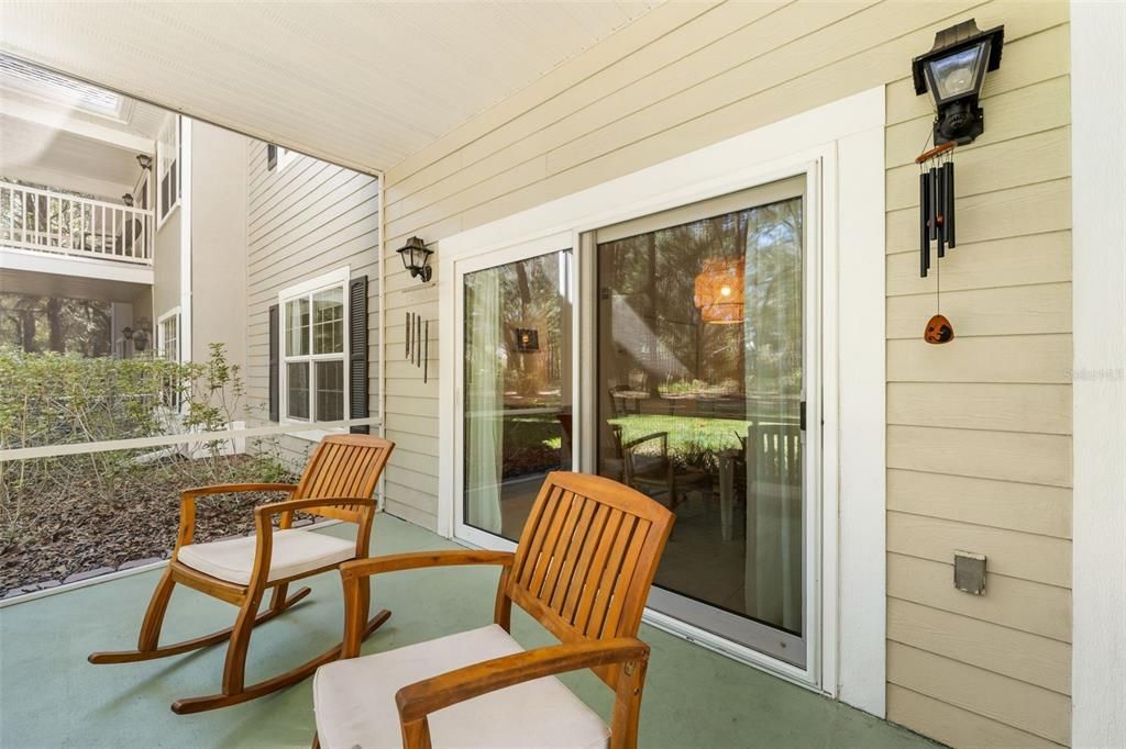 Под контрактом: $239,000 (3 спален, 2 ванн, 1369 Квадратных фут)