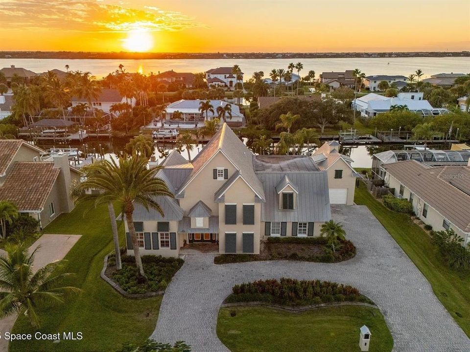 Recently Sold: $1,200,000 (4 beds, 2 baths, 3628 Square Feet)