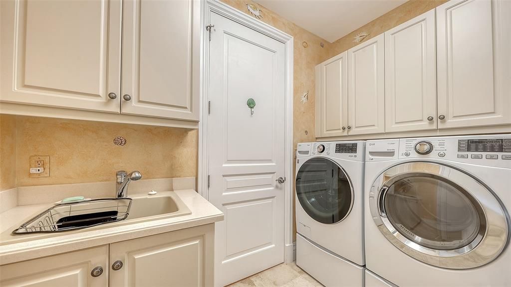 En Venta: $4,700,000 (3 camas, 3 baños, 3521 Pies cuadrados)