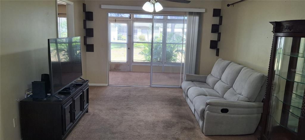 Active With Contract: $94,000 (2 beds, 2 baths, 865 Square Feet)