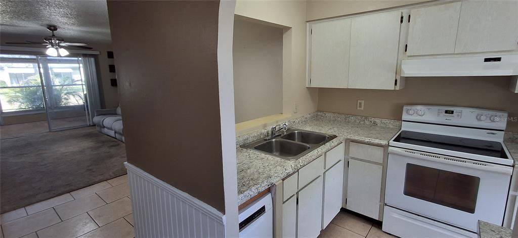 Active With Contract: $94,000 (2 beds, 2 baths, 865 Square Feet)