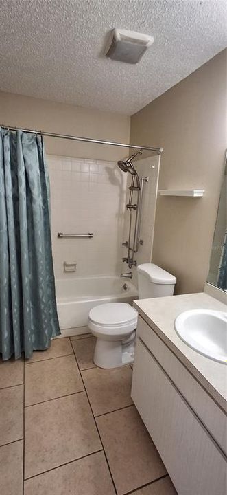 Active With Contract: $94,000 (2 beds, 2 baths, 865 Square Feet)
