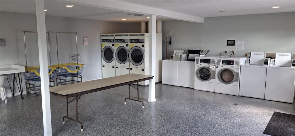 Active With Contract: $94,000 (2 beds, 2 baths, 865 Square Feet)