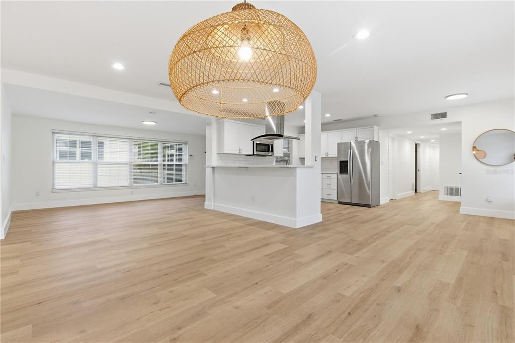 На продажу: $649,900 (3 спален, 2 ванн, 1833 Квадратных фут)