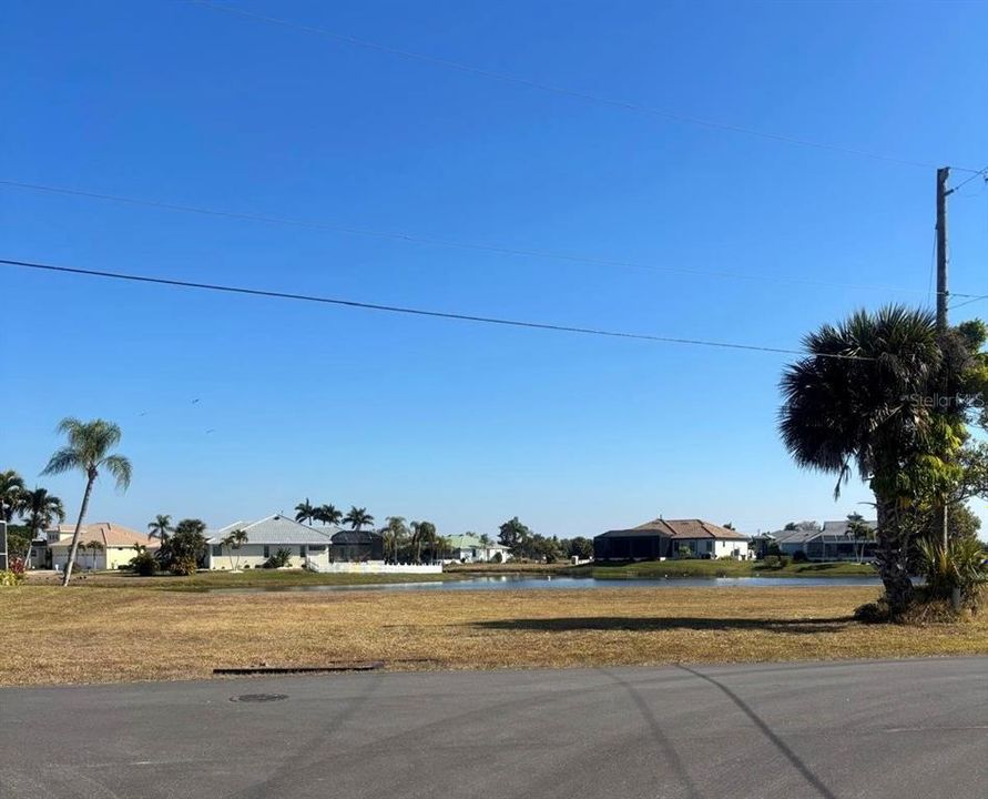 На продажу: $73,000 (0.22 acres)