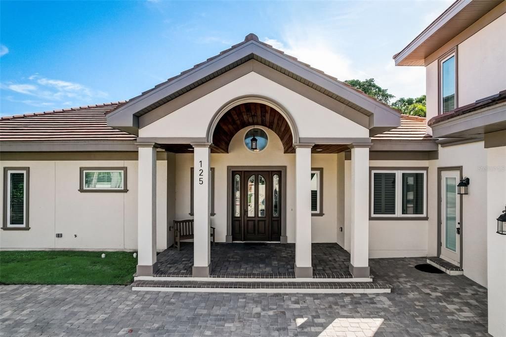 Activo con contrato: $2,600,000 (5 camas, 5 baños, 3043 Pies cuadrados)