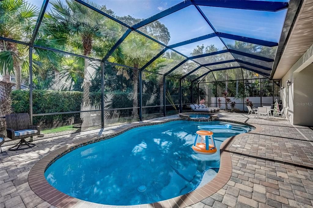 Activo con contrato: $2,600,000 (5 camas, 5 baños, 3043 Pies cuadrados)