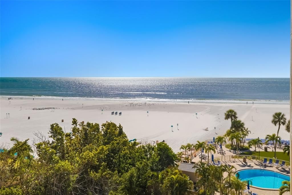 Active With Contract: $1,385,000 (2 beds, 2 baths, 1334 Square Feet)