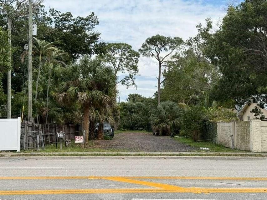En Venta: $220,000 (0.27 acres)
