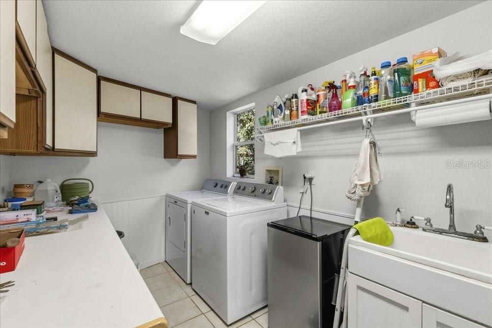Active With Contract: $475,000 (4 beds, 2 baths, 1926 Square Feet)
