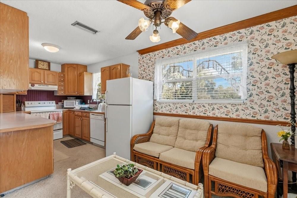 Active With Contract: $475,000 (4 beds, 2 baths, 1926 Square Feet)