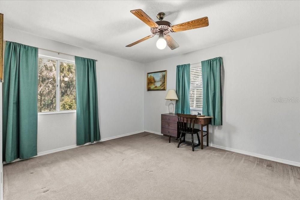 Active With Contract: $475,000 (4 beds, 2 baths, 1926 Square Feet)