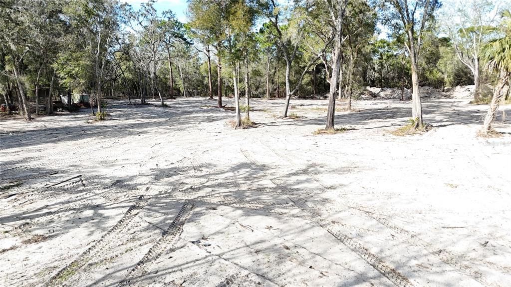 待售: $469,900 (6.50 acres)