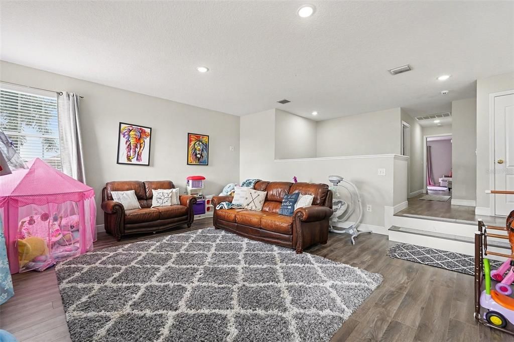 Active With Contract: $640,000 (5 beds, 3 baths, 3452 Square Feet)