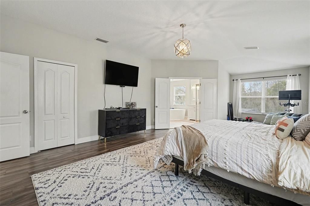 Active With Contract: $640,000 (5 beds, 3 baths, 3452 Square Feet)