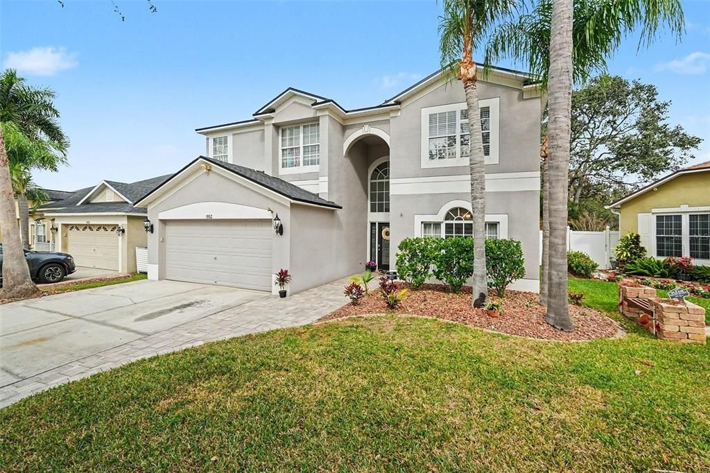 Active With Contract: $640,000 (5 beds, 3 baths, 3452 Square Feet)