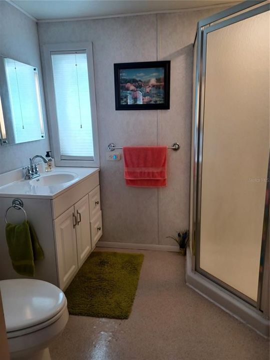 For Sale: $79,900 (2 beds, 1 baths, 672 Square Feet)